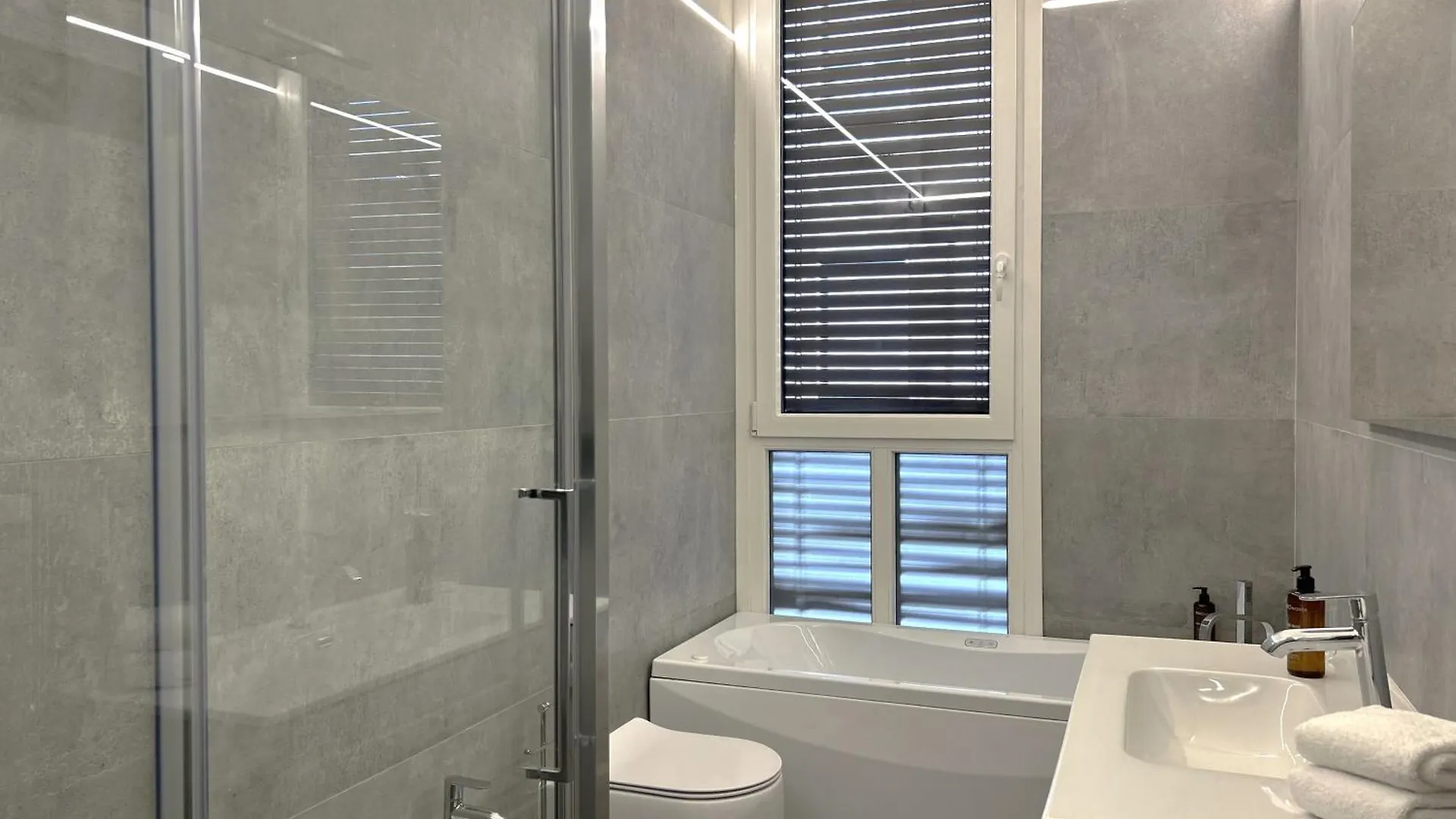Fifty Eight Suite Milan Missori Three Bedrooms 0*,